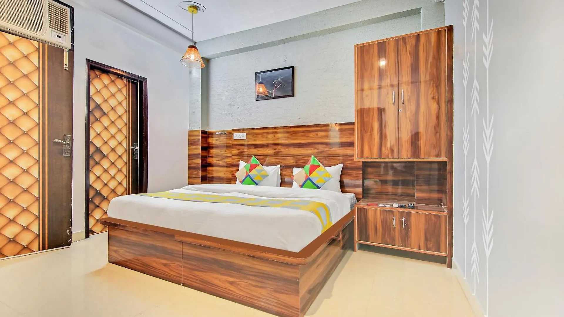 Hotel O Sky Blue Gurgaon Daire